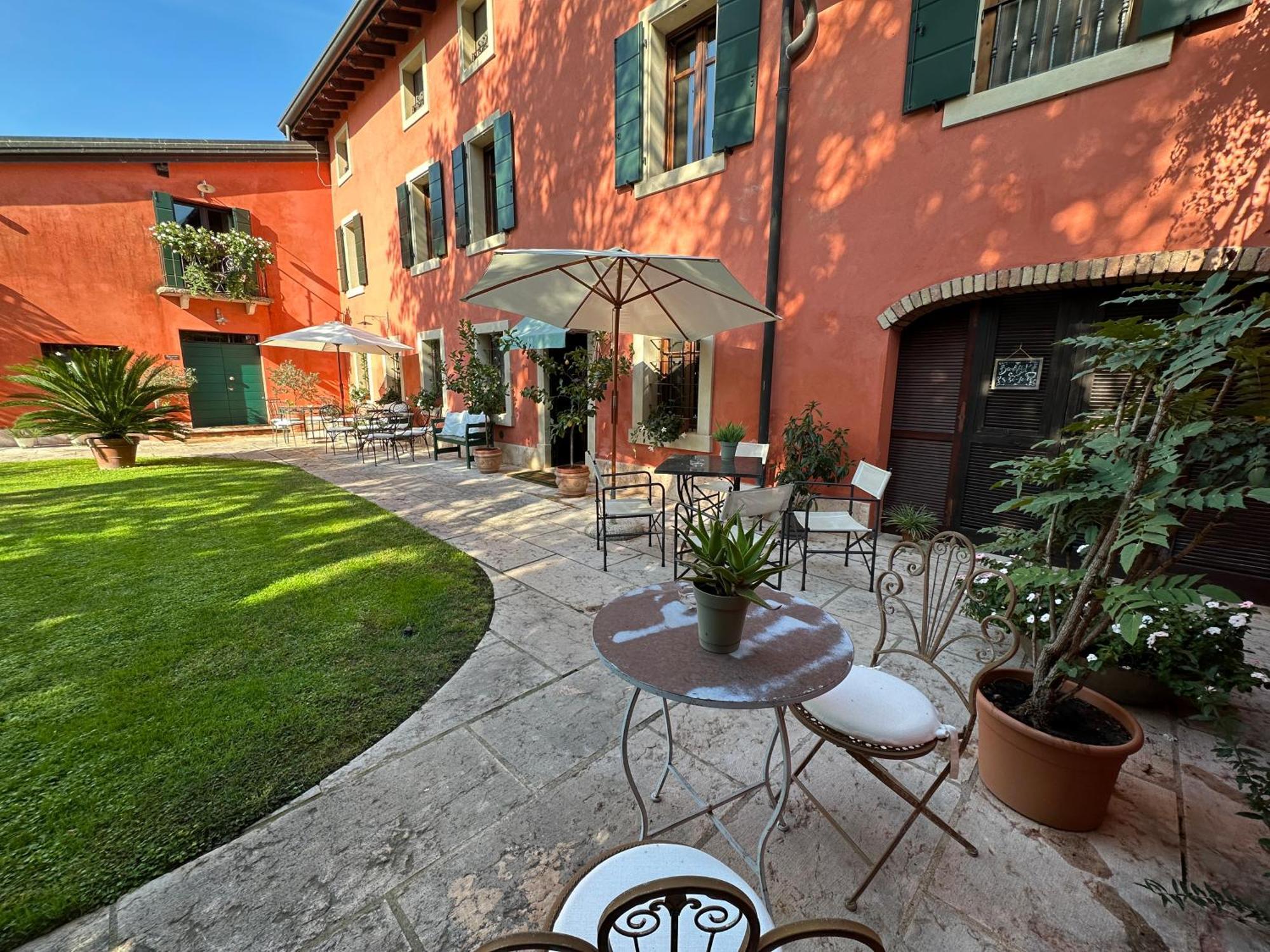 Relais Corte Bercelli Valeggio sul Mincio Exterior foto